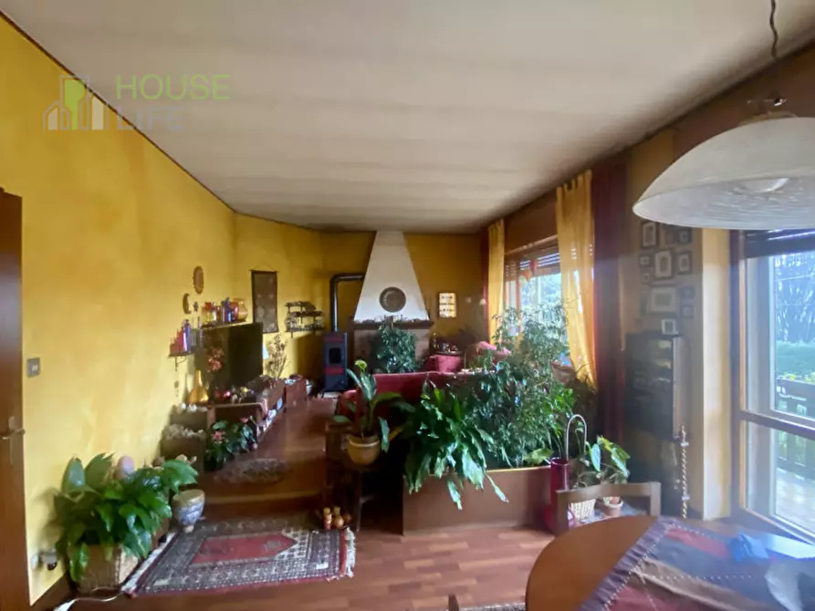 Immagine 4 di Casa bifamiliare in vendita  in VIA CRISPI a Costabissara