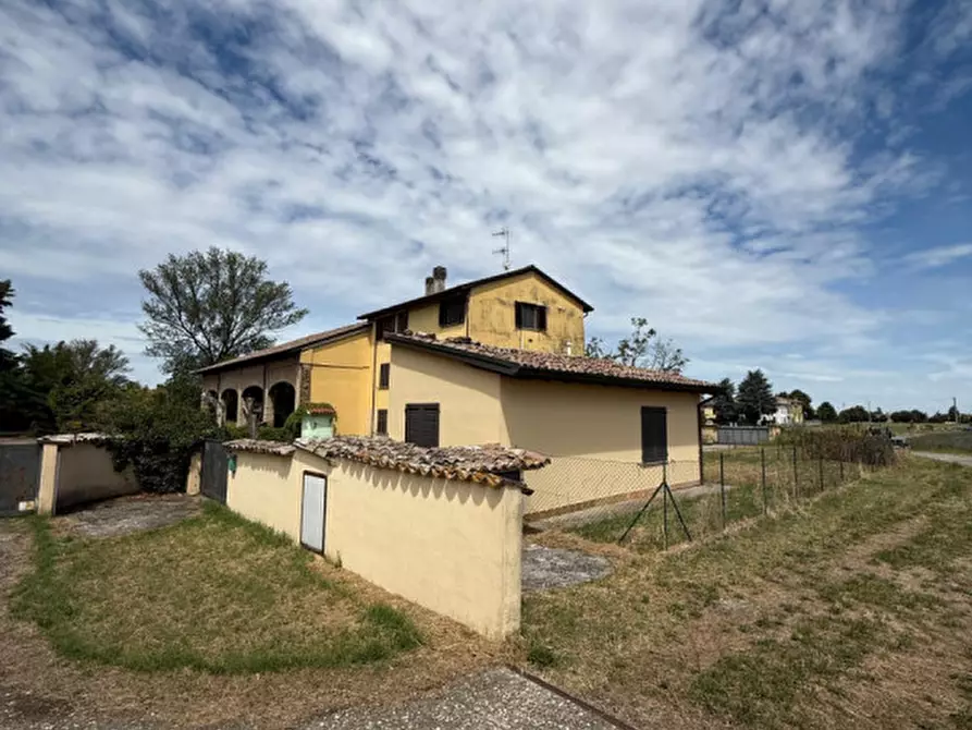 Immagine 1 di Casa indipendente in vendita  in Via Martiri della Liberazione, 78 a Parma