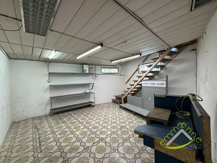 Immagine 2 di Magazzino in vendita  in Via argine sinistro a Dolo