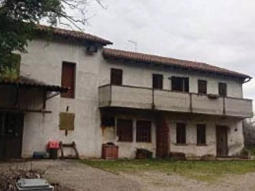 Immagine 1 di Laboratorio in vendita  in Via Solagna, 5 a Trevignano