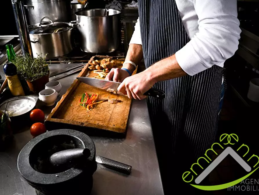 Immagine 2 di Negozio in vendita  a Dolo