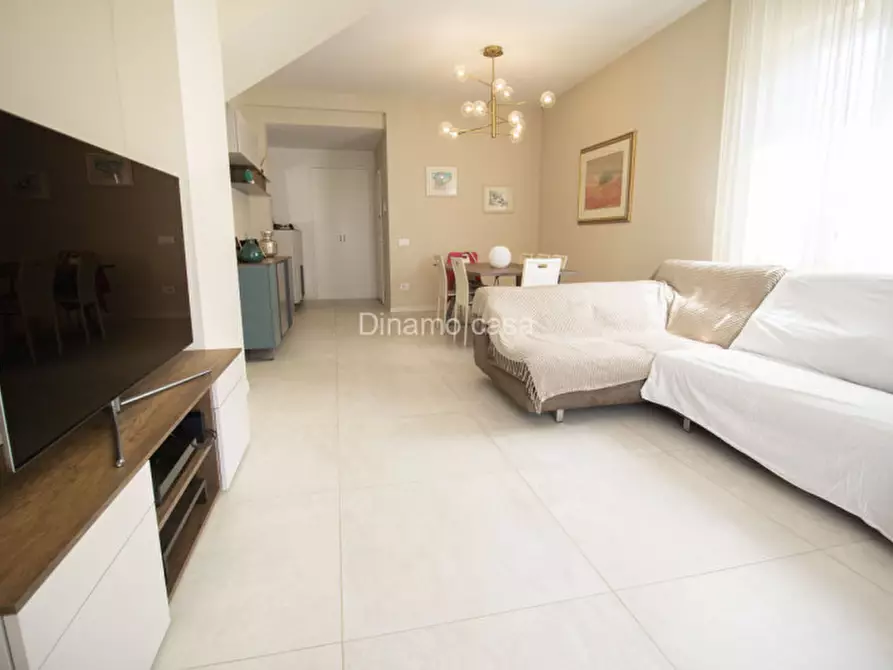 Immagine 3 di Villa in vendita  a Prato