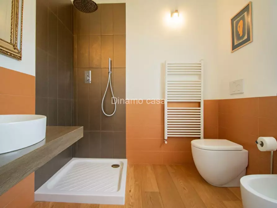 Immagine 9 di Villa in vendita  a Prato