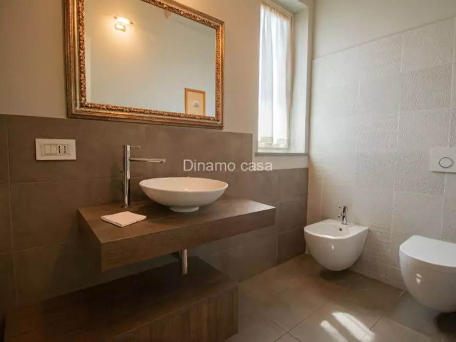 Immagine 11 di Villa in vendita  a Prato