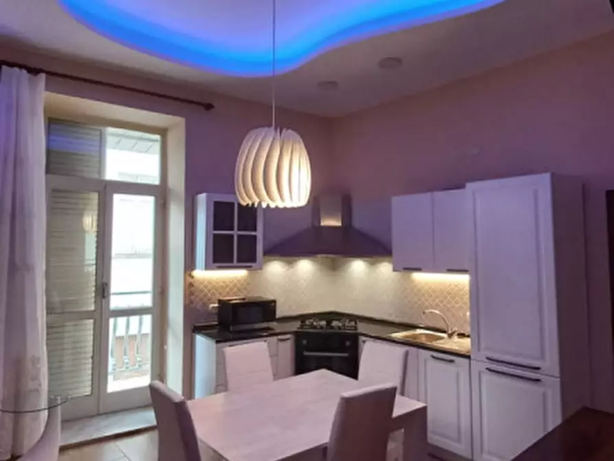 Immagine 3 di Camera in affitto  in vico sopramuro ave gratia plena 15 a Napoli