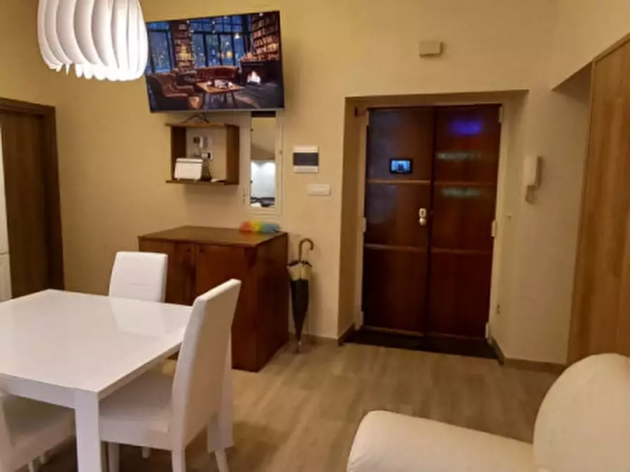 Immagine 9 di Camera in affitto  in vico sopramuro ave gratia plena 15 a Napoli