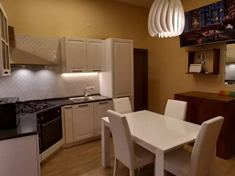 Immagine 10 di Camera in affitto  in vico sopramuro ave gratia plena 15 a Napoli