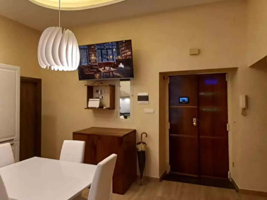 Immagine 11 di Camera in affitto  in vico sopramuro ave gratia plena 15 a Napoli