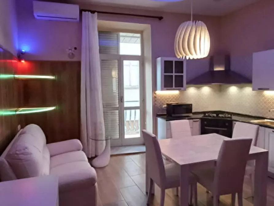 Immagine 13 di Camera in affitto  in vico sopramuro ave gratia plena 15 a Napoli