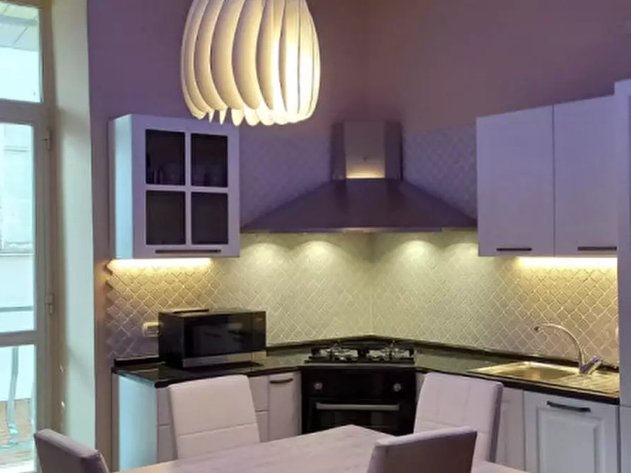 Immagine 34 di Camera in affitto  in vico sopramuro ave gratia plena 15 a Napoli