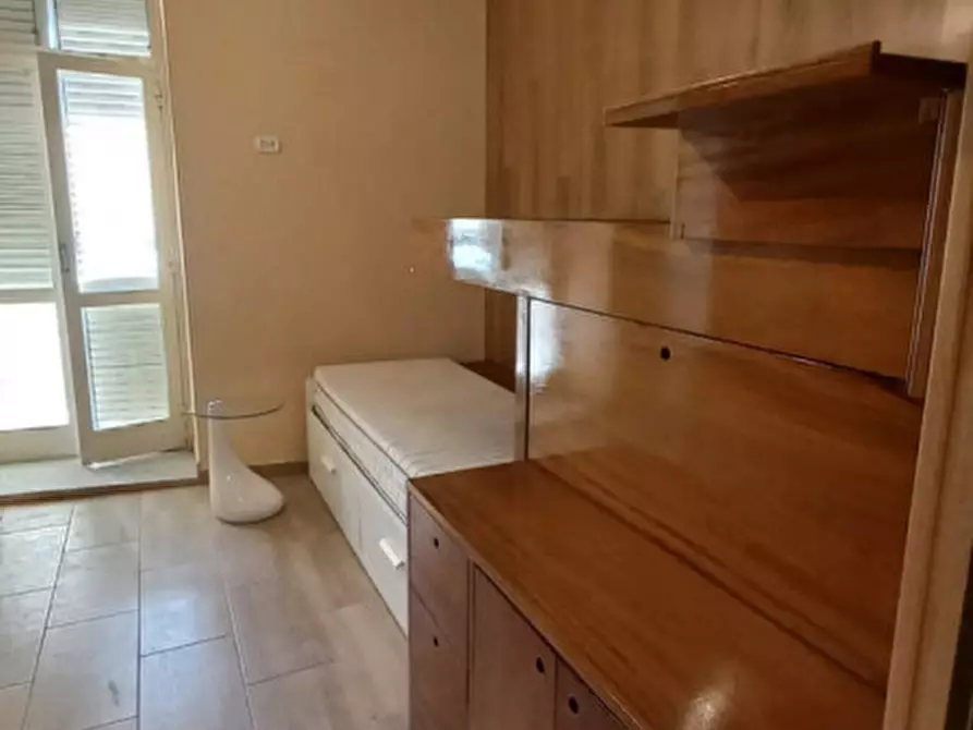 Immagine 42 di Camera in affitto  in vico sopramuro ave gratia plena 15 a Napoli