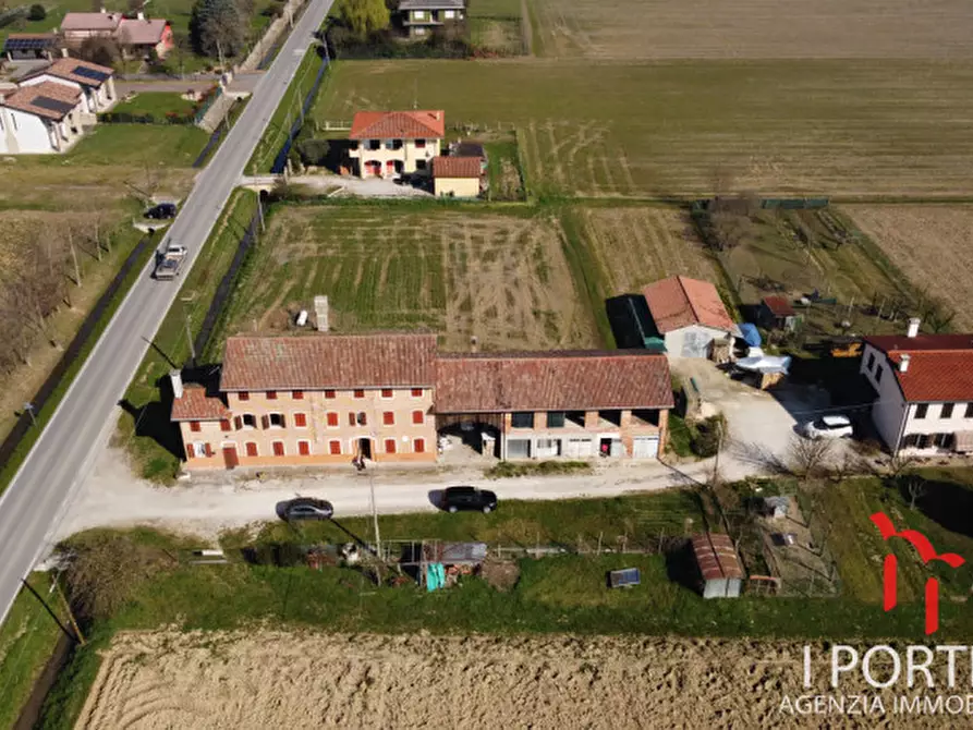 Immagine 1 di Rustico / casale in vendita  in Via Raffaello Sanzio a Santa Maria Di Sala