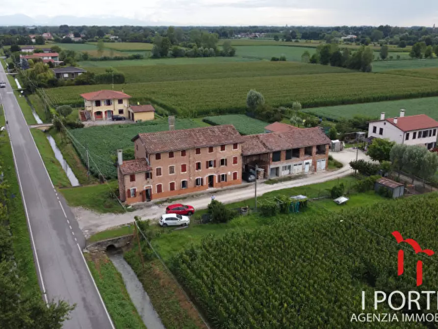 Immagine 2 di Rustico / casale in vendita  in Via Raffaello Sanzio a Santa Maria Di Sala