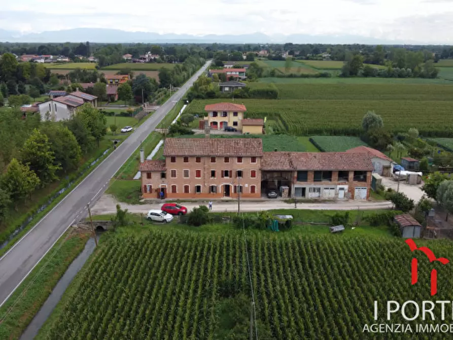 Immagine 3 di Rustico / casale in vendita  in Via Raffaello Sanzio a Santa Maria Di Sala