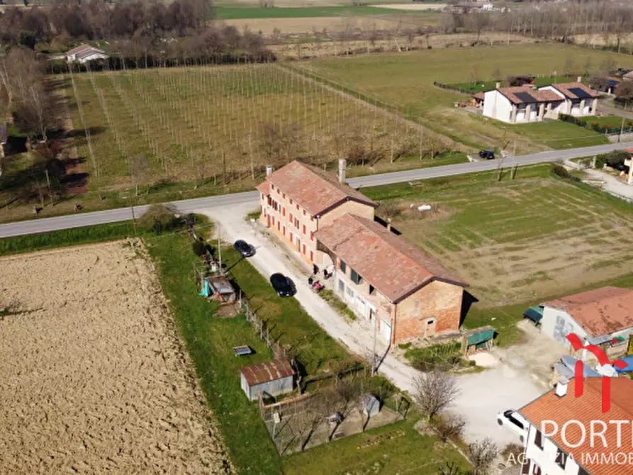 Immagine 4 di Rustico / casale in vendita  in Via Raffaello Sanzio a Santa Maria Di Sala