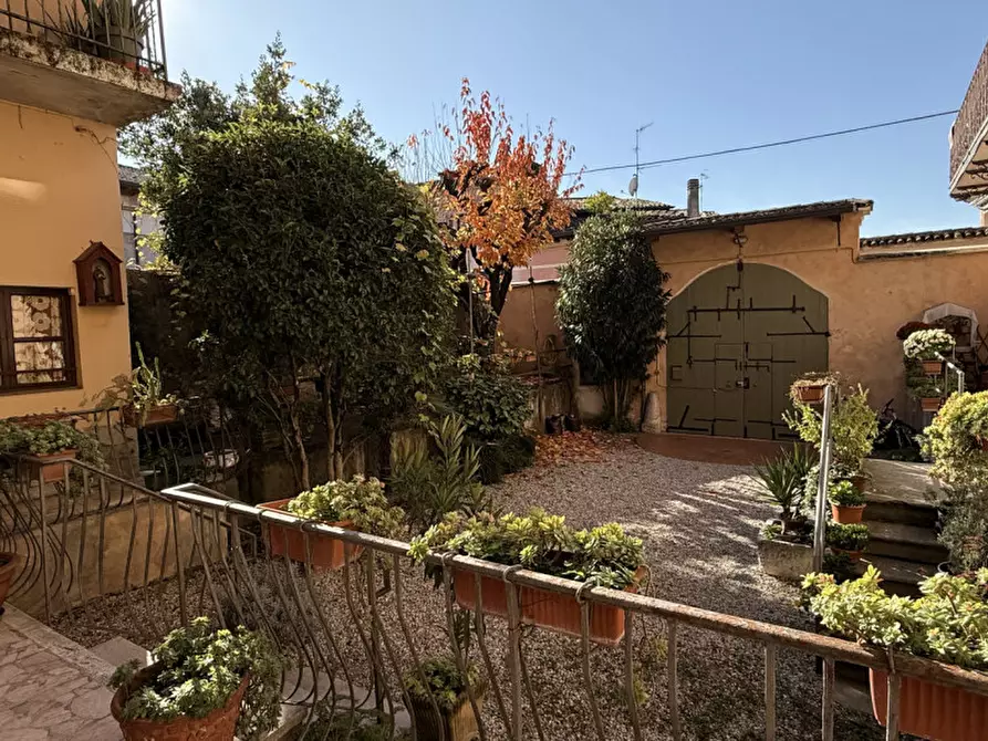 Immagine 1 di Casa indipendente in vendita  in piazza corlo a Lonato del Garda