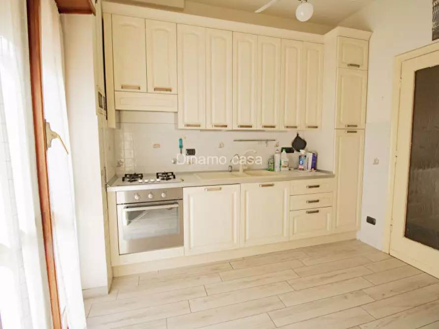 Immagine 2 di Appartamento in vendita  a Prato