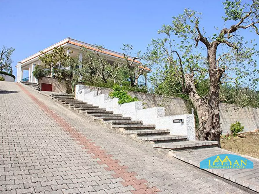Immagine 34 di Villa in vendita  in Contrada Pascarosa a Ostuni
