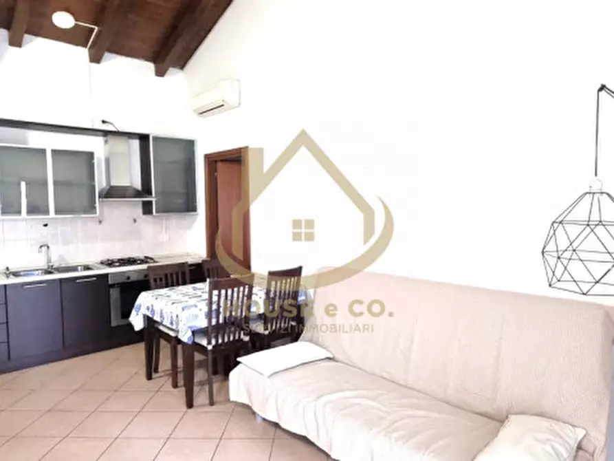 Immagine 1 di Appartamento in vendita  in Corso Genova a Vigevano