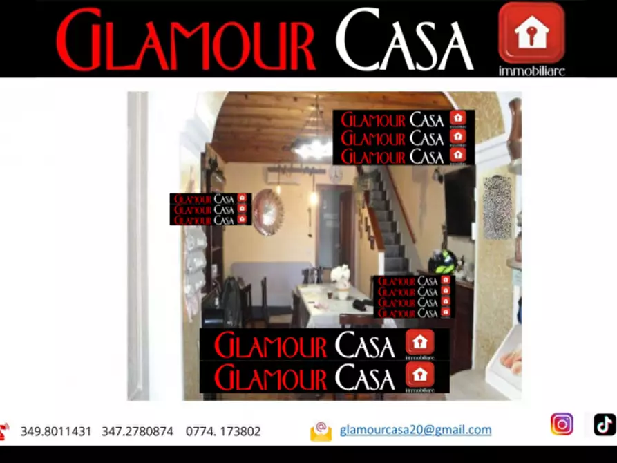 Immagine 2 di Villa in vendita  in Via Caiolo a Roma