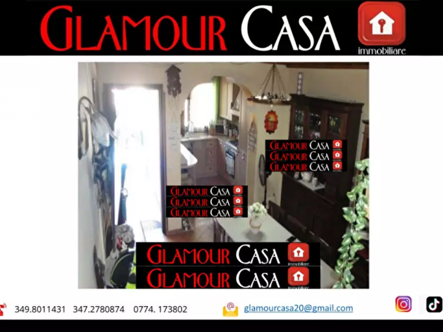 Immagine 3 di Villa in vendita  in Via Caiolo a Roma