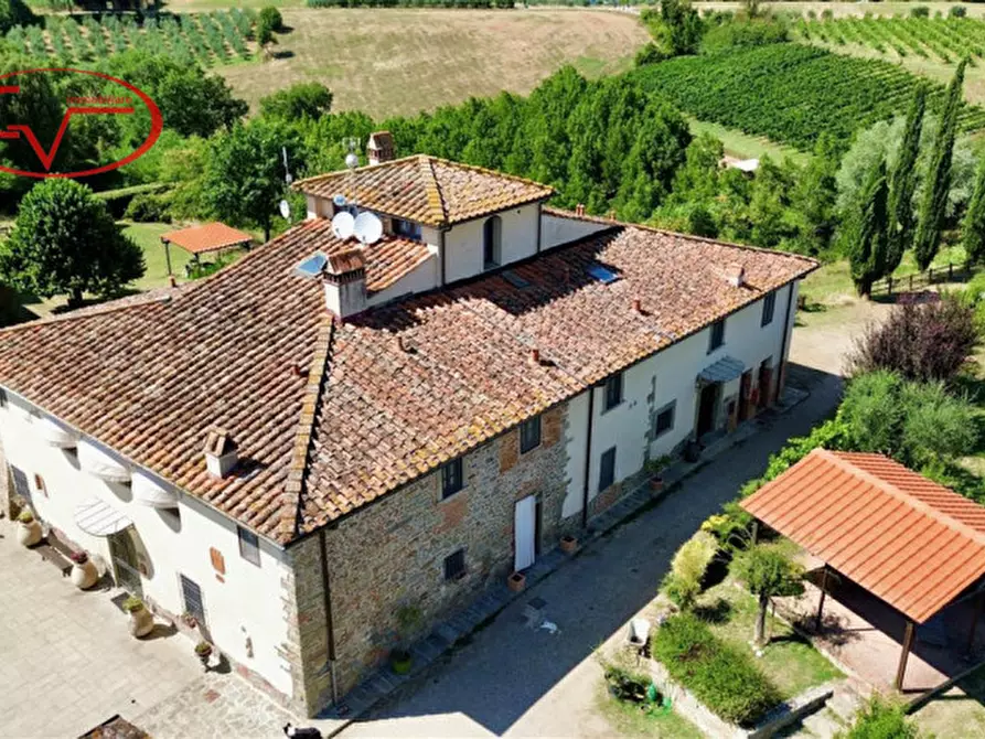 Immagine 2 di Villa in vendita  in Cicogna a Terranuova Bracciolini