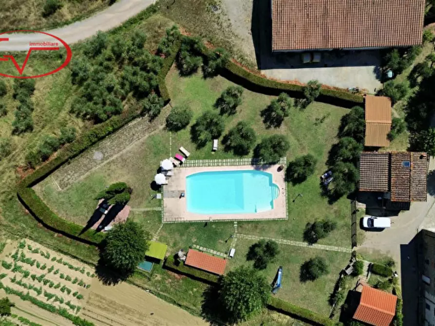 Immagine 3 di Villa in vendita  in Cicogna a Terranuova Bracciolini