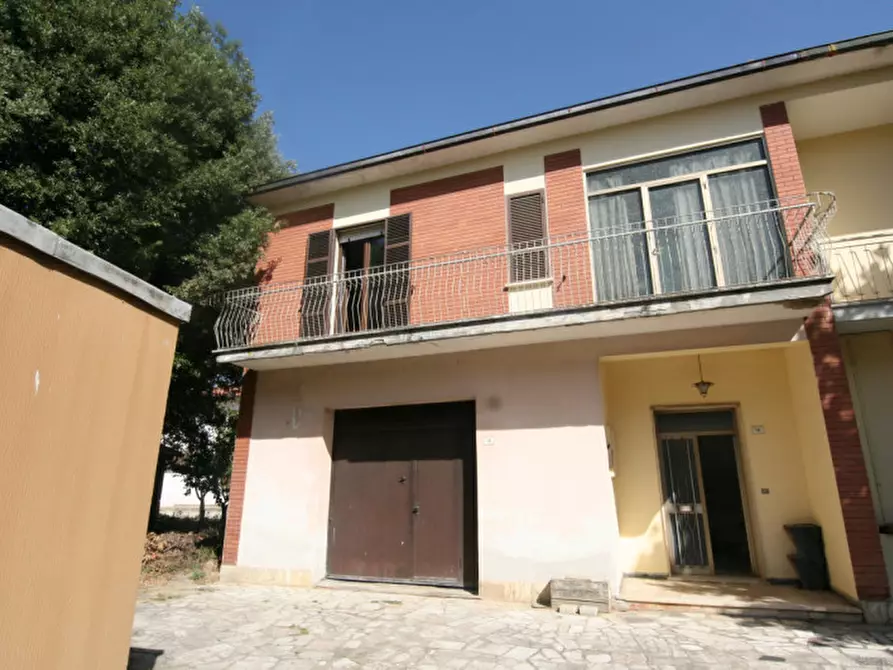 Immagine 1 di Villetta a schiera in vendita  a Torrita Di Siena