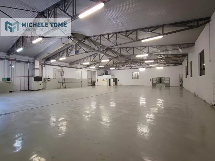 Immagine 14 di Capannone industriale in affitto  in Via Don Cesare Biasi a San Pietro In Cariano