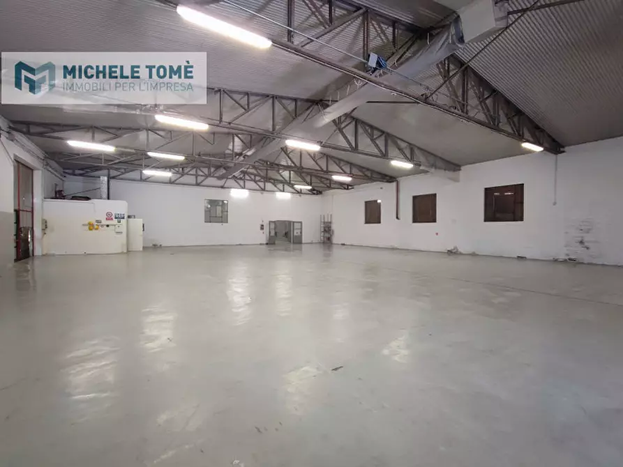 Immagine 16 di Capannone industriale in affitto  in Via Don Cesare Biasi a San Pietro In Cariano