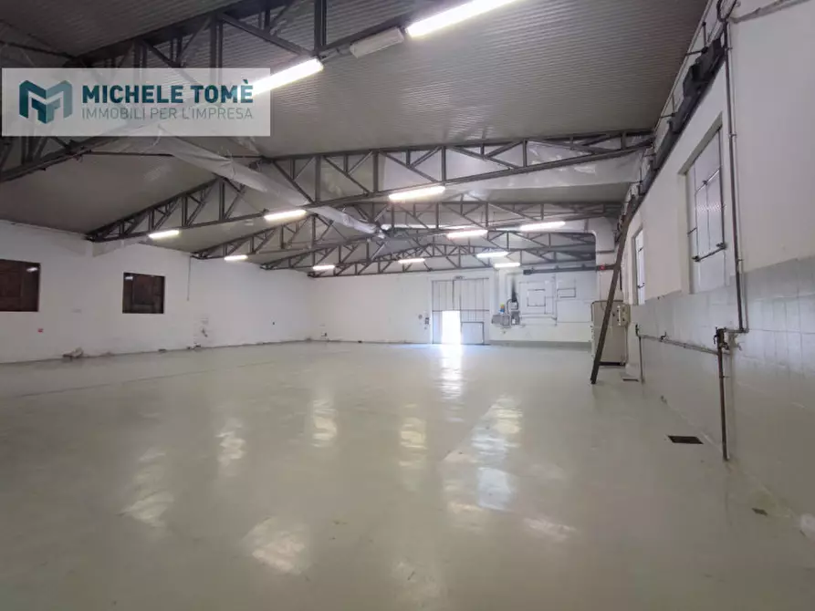 Immagine 17 di Capannone industriale in affitto  in Via Don Cesare Biasi a San Pietro In Cariano