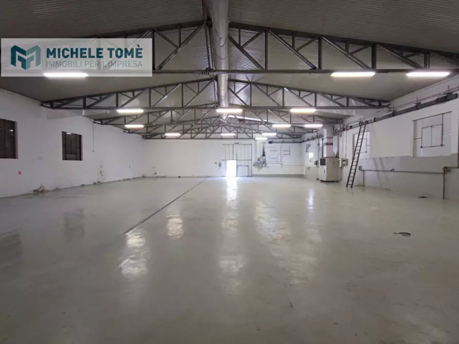 Immagine 19 di Capannone industriale in affitto  in Via Don Cesare Biasi a San Pietro In Cariano