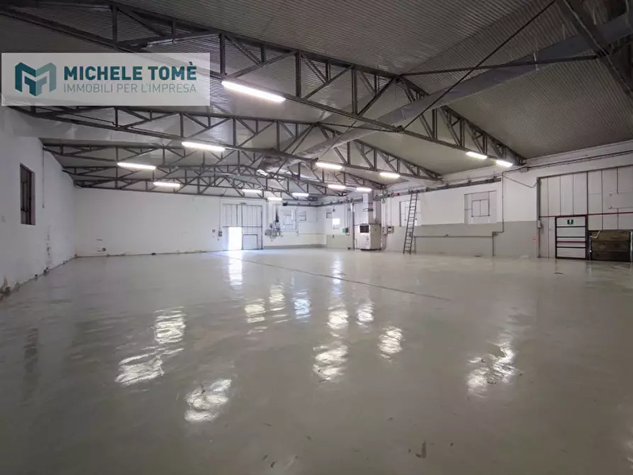 Immagine 20 di Capannone industriale in affitto  in Via Don Cesare Biasi a San Pietro In Cariano