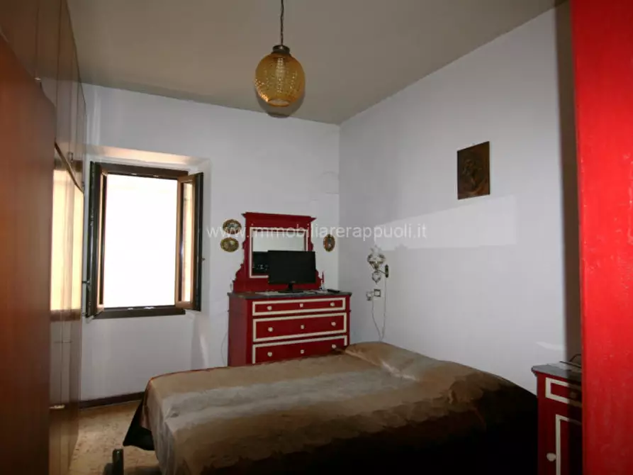 Immagine 10 di Appartamento in vendita  a Sinalunga