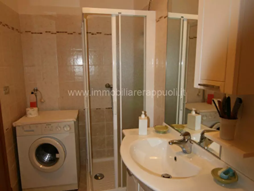 Immagine 13 di Appartamento in vendita  a Sinalunga