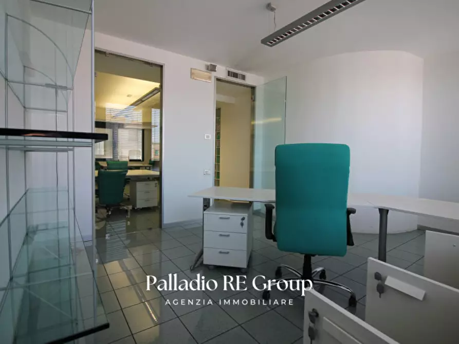 Immagine 9 di Ufficio in affitto  in Via Largo Tiepolo a Creazzo