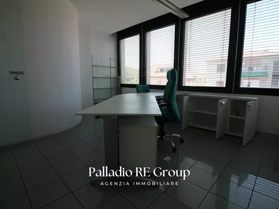 Immagine 12 di Ufficio in affitto  in Via Largo Tiepolo a Creazzo