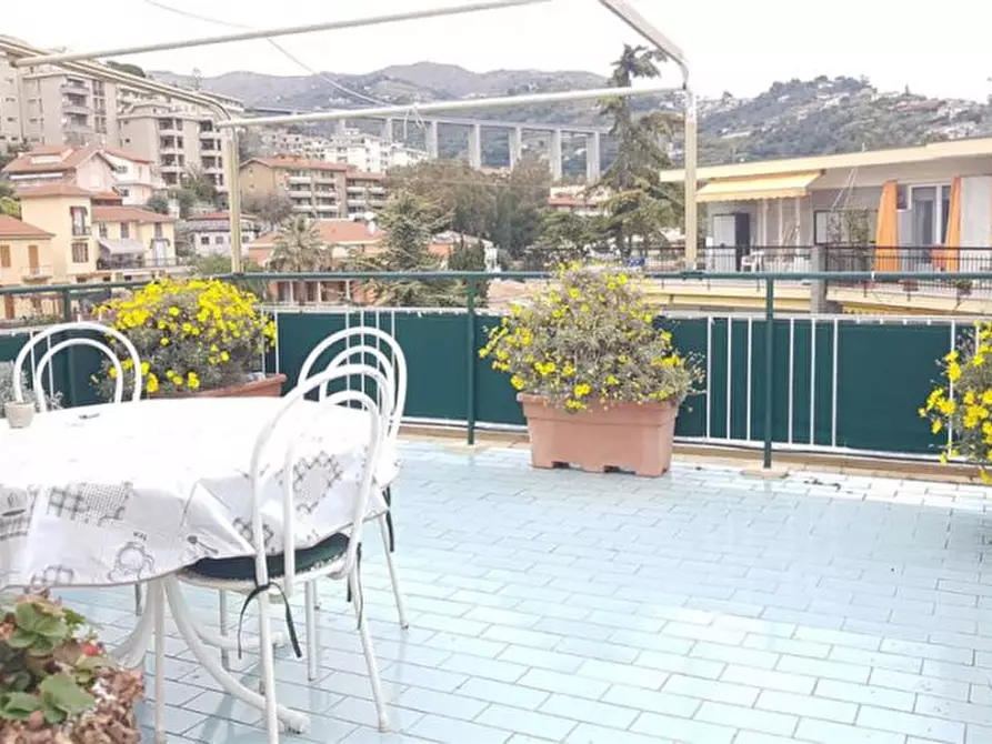 Immagine 1 di Appartamento in vendita  in Salita Mimose a San Remo