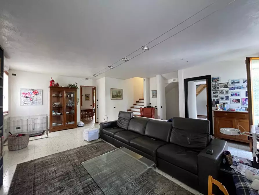 Immagine 15 di Casa bifamiliare in vendita  a Montebelluna