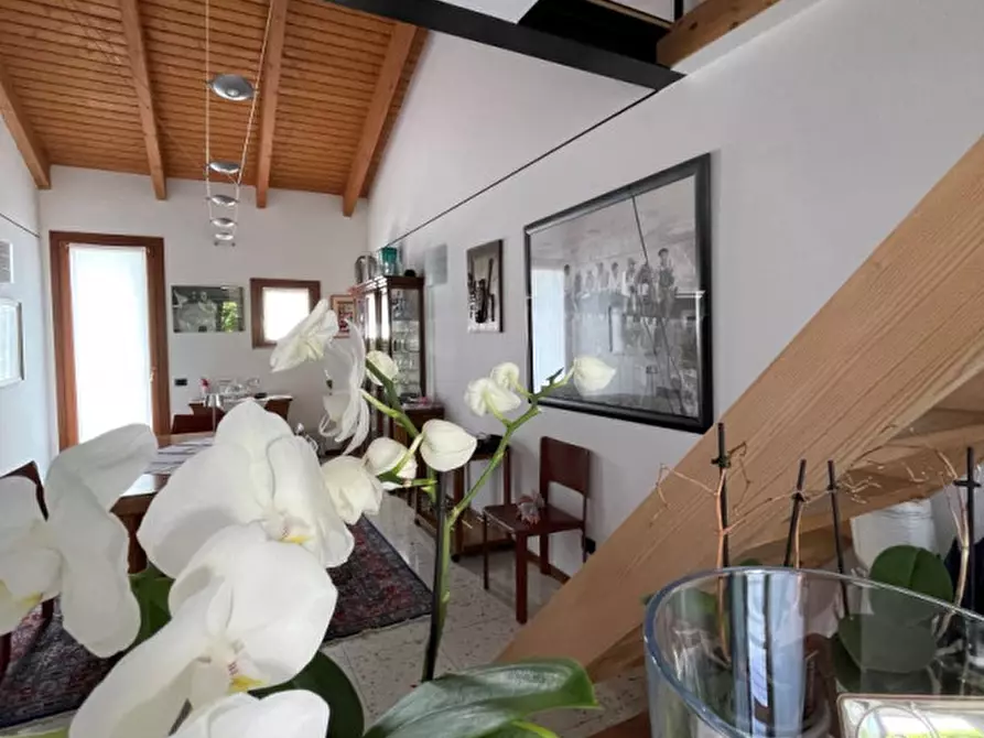 Immagine 18 di Casa bifamiliare in vendita  a Montebelluna