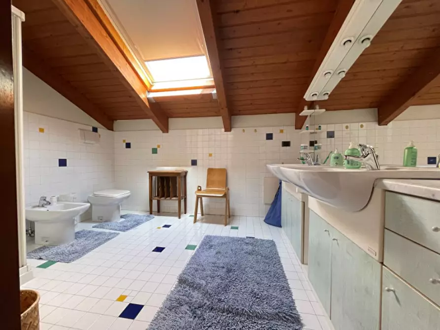 Immagine 30 di Casa bifamiliare in vendita  a Montebelluna