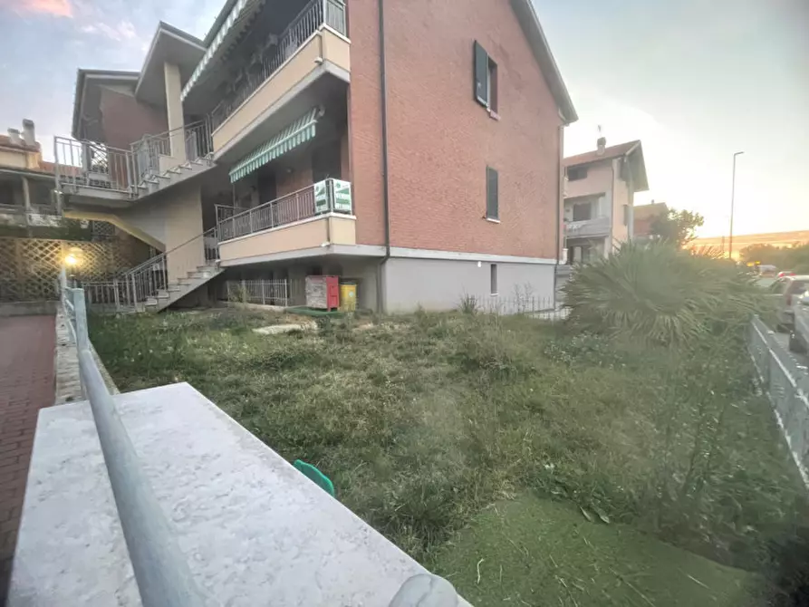 Immagine 1 di Appartamento in vendita  a Fano