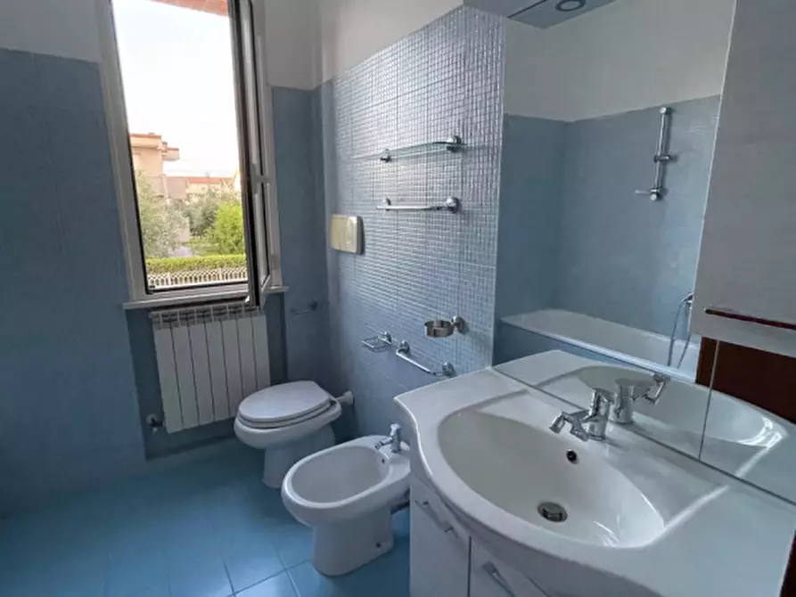 Immagine 8 di Appartamento in vendita  a Fano