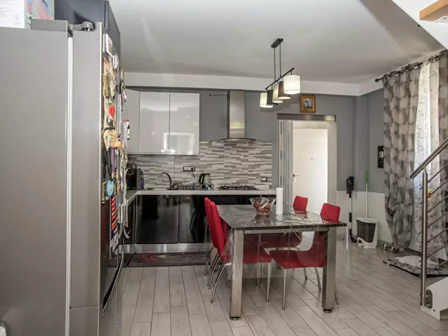 Immagine 6 di Villa in vendita  in Via Dora Baltea a Verona