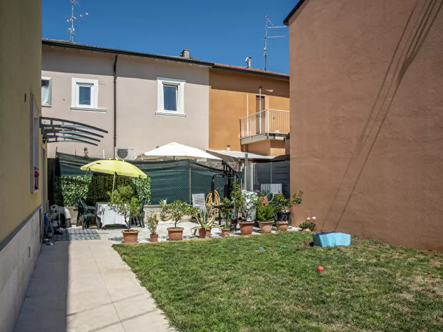 Immagine 30 di Villa in vendita  in Via Dora Baltea a Verona