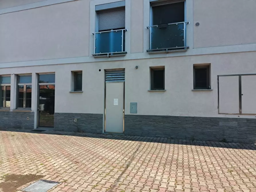 Immagine 2 di Laboratorio in vendita  in Via M. Santini a Parabiago