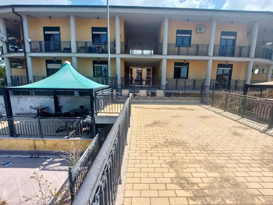 Immagine 1 di Negozio in vendita  in Via Ferdinando Neri, Aranova RM, Italia a Fiumicino