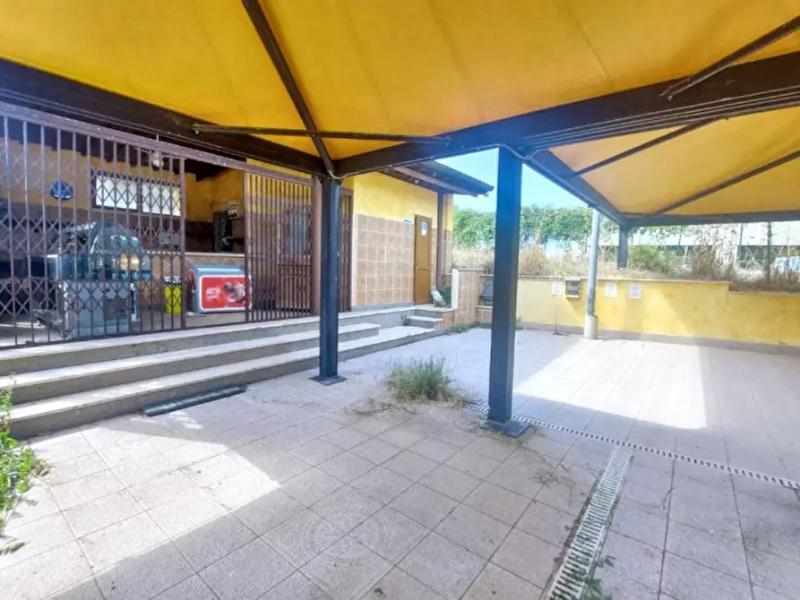 Immagine 2 di Negozio in vendita  in Via Ferdinando Neri, Aranova RM, Italia a Fiumicino