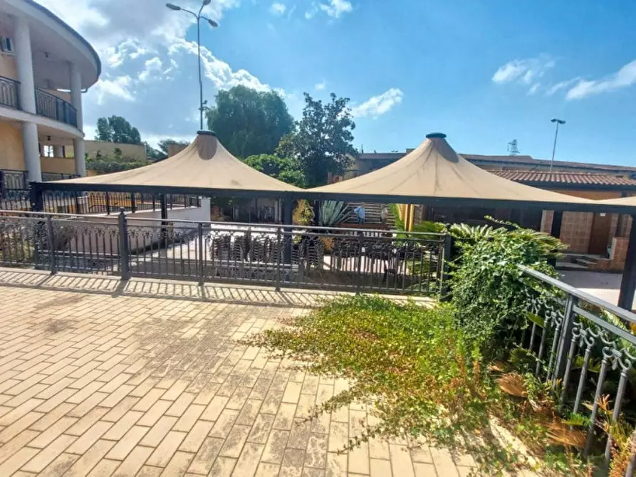 Immagine 4 di Negozio in vendita  in Via Ferdinando Neri, Aranova RM, Italia a Fiumicino