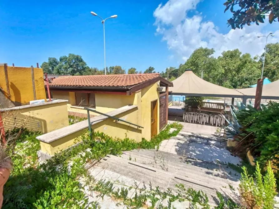 Immagine 15 di Negozio in vendita  in Via Ferdinando Neri, Aranova RM, Italia a Fiumicino